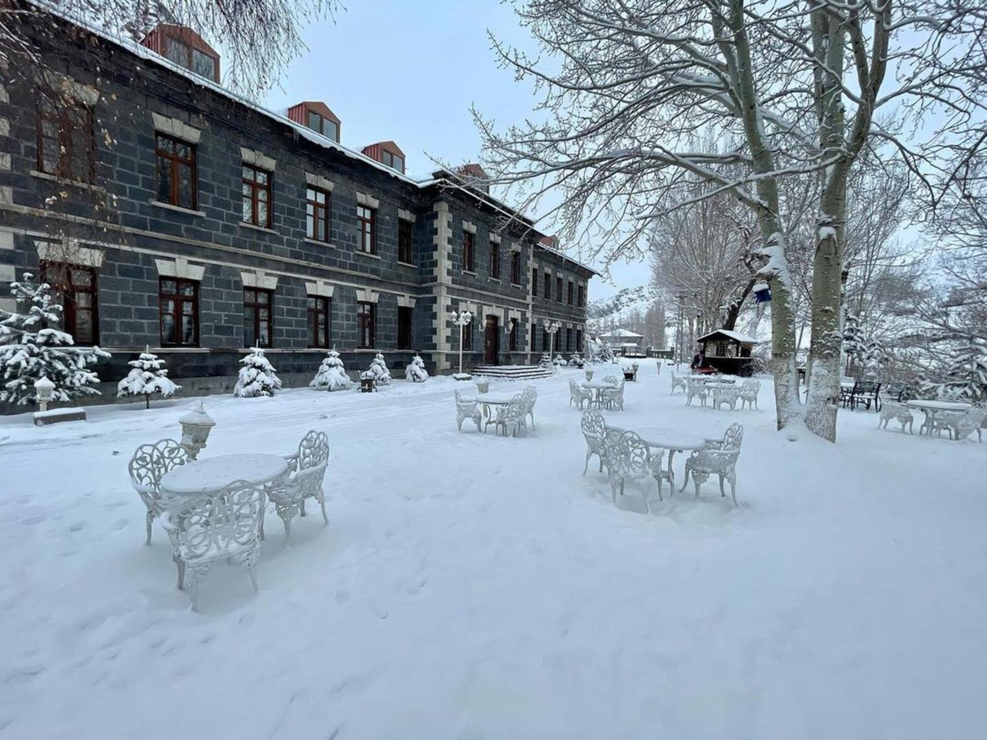 Katerina Palace 1877 Kars Buitenkant foto