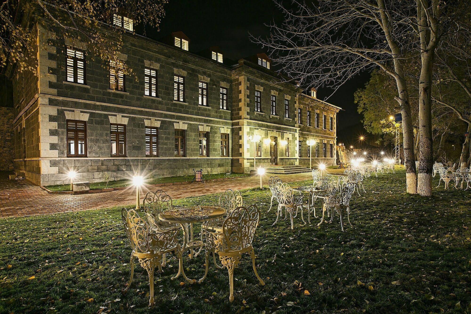 Katerina Palace 1877 Kars Buitenkant foto